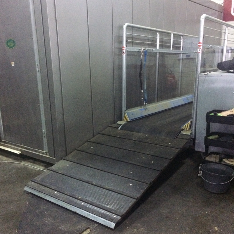 Revêtement Ramp caoutchouc avec tasseau pour pont de van ou camion cheval IDS - Le Paturon