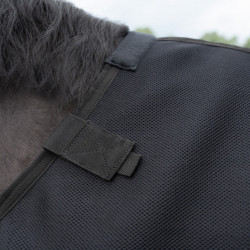 Sous couverture cheval Air Mesh Waldhausen Clip-In System respirante noir - Le Paturon