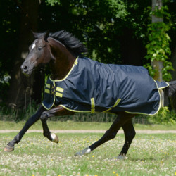 Couverture imperméable cheval 200g Oasis Bucas avec couvre-cou gris foncé - Le Paturon
