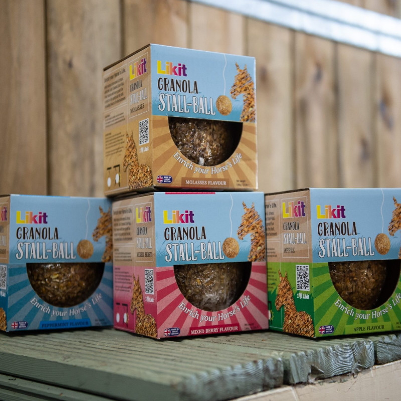 Likit Granola Stall Ball - Boule à muesli cheval granola - Le Paturon