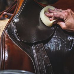 Revitalisant intense Belvoir Carr and Day and Martin Leather Balsam - Entretien cuir équitation 500ml - Le Paturon