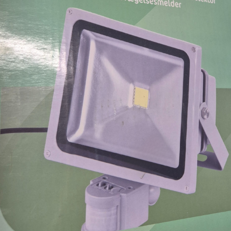 Projecteur extérieur écurie cheval LED 20W avec détecteur de mouvement - Le Paturon