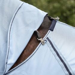 Couverture anti-mouche cheval camail amovible Waldhausen bleu ciel - Le Paturon