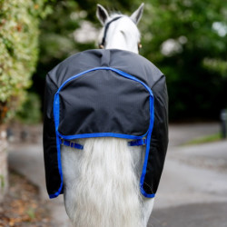 Couverture extérieur poney Amigo Ripstop avec couvre-cou 50g 900 deniers Horseware noir/bleu - Le Paturon
