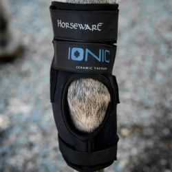 Protège-jarrets cheval thérapeutique Ionic Horseware lot de 2 noir